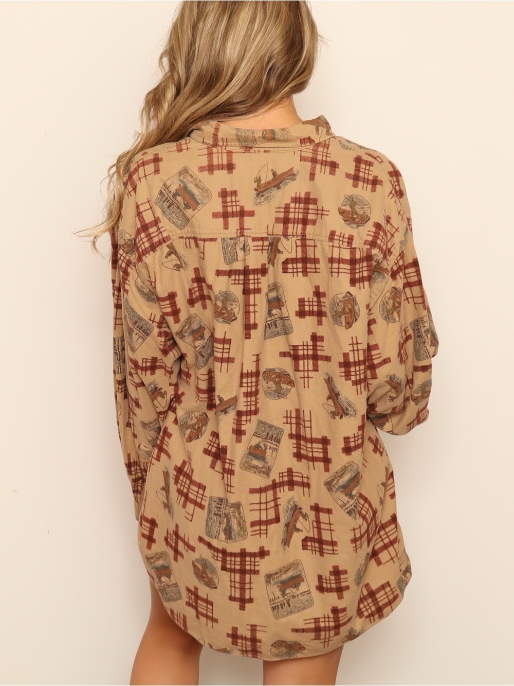 VINTAGE GH Bass & Co Beige Button Down Shirt with Red Plaid Scenic Fishing Print - Picture 2 of 3